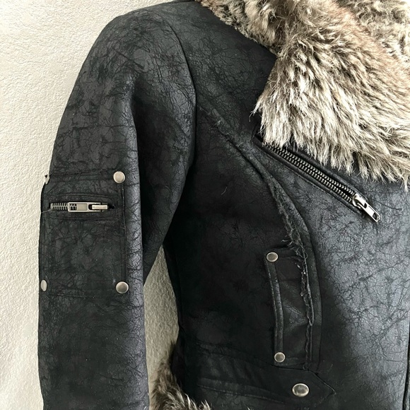TRENDING By DEEP Los Angeles VEGAN leather & faux FUR Moto biker COAT SMALL EUC! - Picture 3 of 5